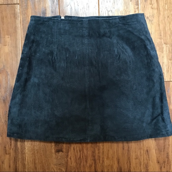 Blanknyc Asymmetrical Zip Suede Skirt - Picture 3 of 3